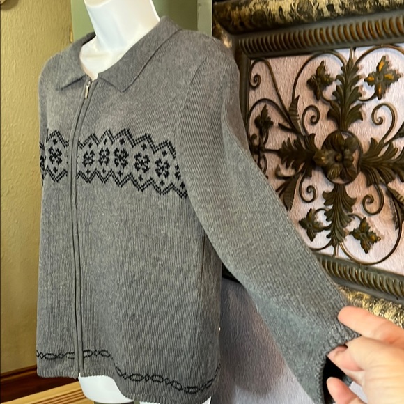 Style &Co Cardigan-Gray Zip-Up with Nordic Black Pattern Sz M - Picture 4 of 11